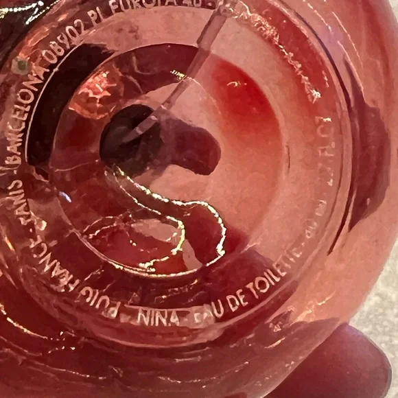 Nina Ricci / Red and Gold great to display. Empty bottle with a Little inside - Picture 5 of 6